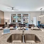 Townhome With Private Pool, Bbq & Free Waterpark
