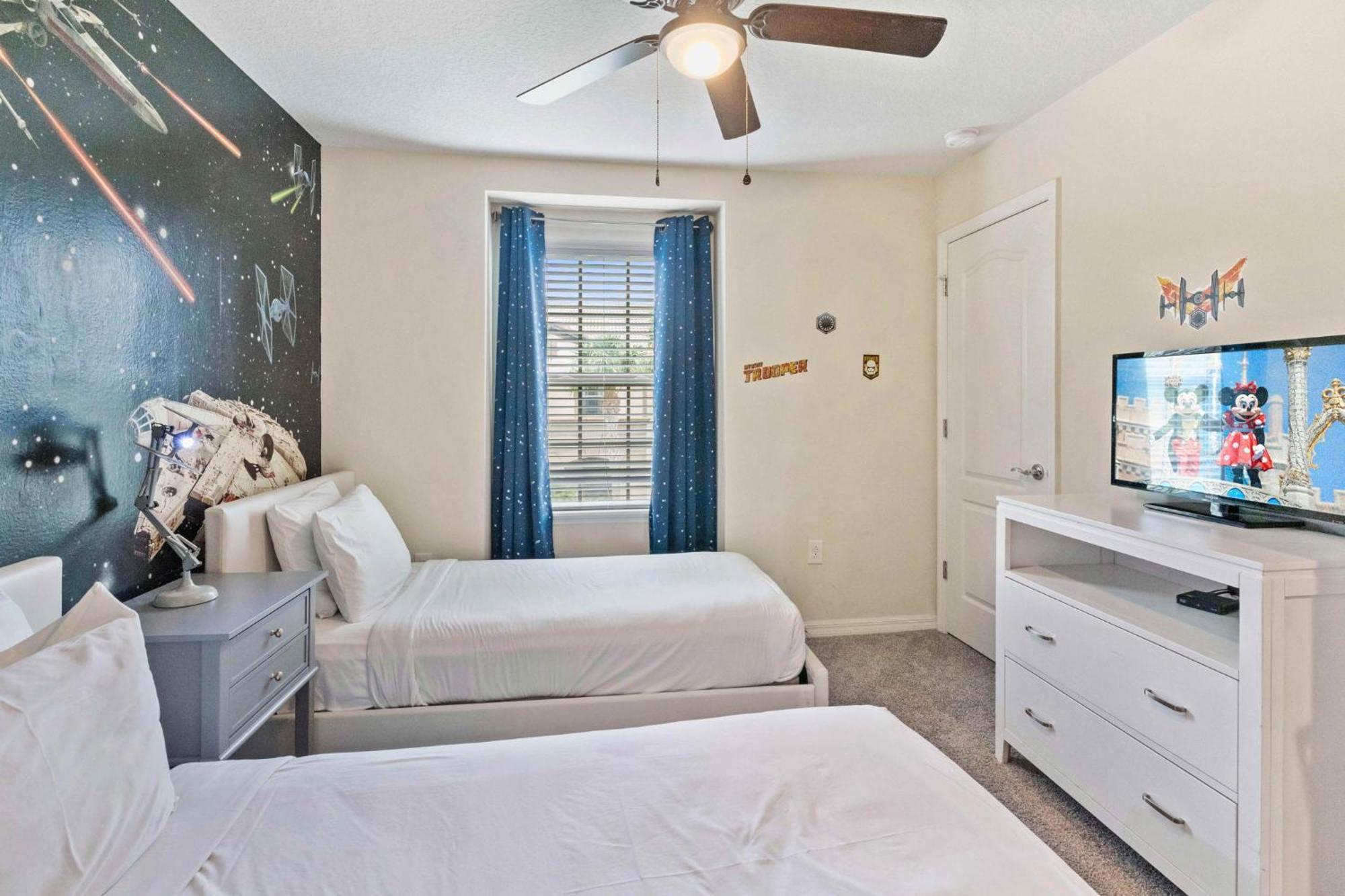 Townhome With Private Pool, Bbq & Free Waterpark Holiday home